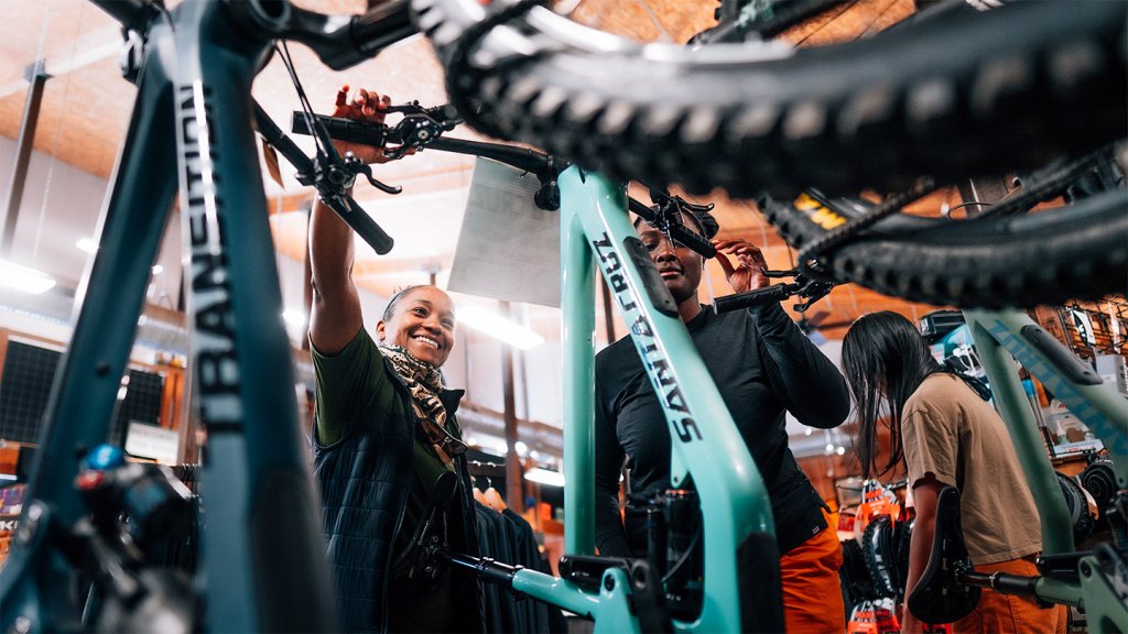 Mountain Biking Hub Taproom MTB C M4112 1-explore-brevard