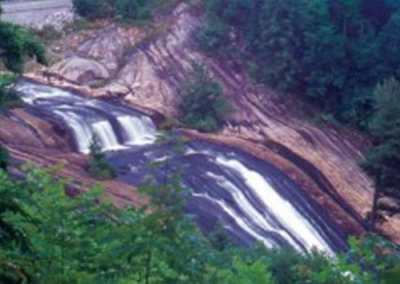 Toxaway Falls Brevard 400x284 10-explore-brevard