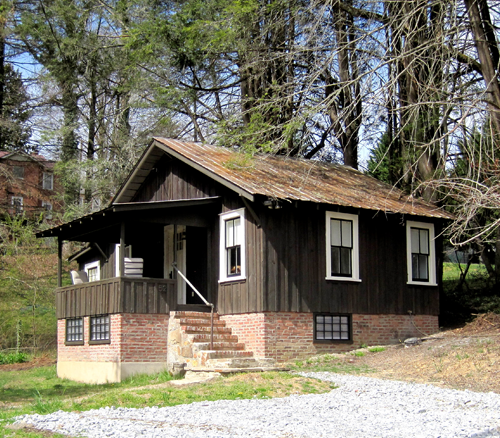 Lingerlong Cottages