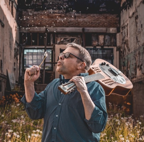 Owen Grooms Presents Marc Brown and Potluck